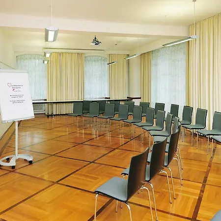 Bildungshaus St. Bernhard - Wohnen Und Tagen Hotel 2*