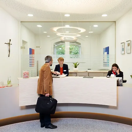 Bildungshaus St. Bernhard - Wohnen Und Tagen Szálloda