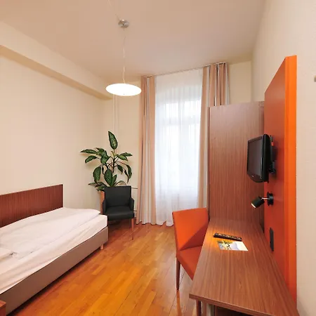 Hotel Bildungshaus St. Bernhard - Wohnen Und Tagen