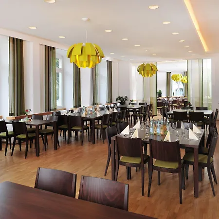 Hotel Bildungshaus St. Bernhard - Wohnen Und Tagen