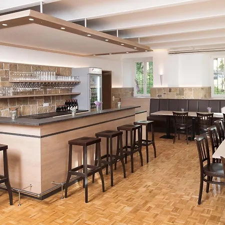 Bildungshaus St. Bernhard - Wohnen Und Tagen Hotel 2*