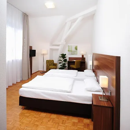 Bildungshaus St. Bernhard - Wohnen Und Tagen Szálloda Rastatt