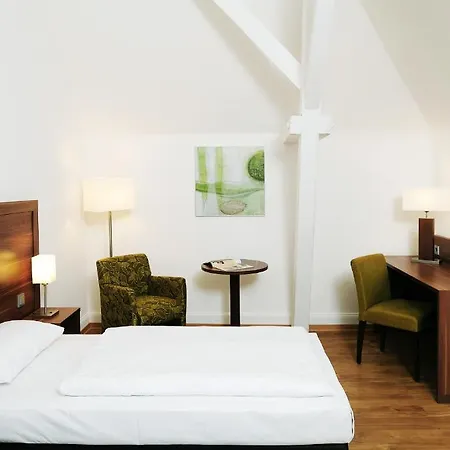 ホテル Bildungshaus St. Bernhard - Wohnen Und Tagen 2*