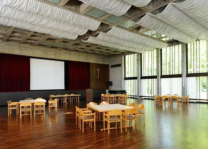 Bildungshaus St. Bernhard - Wohnen Und Tagen ラシュタット